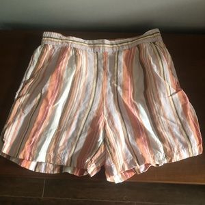 3/$30 - A NEW DAY linen blend shorts
